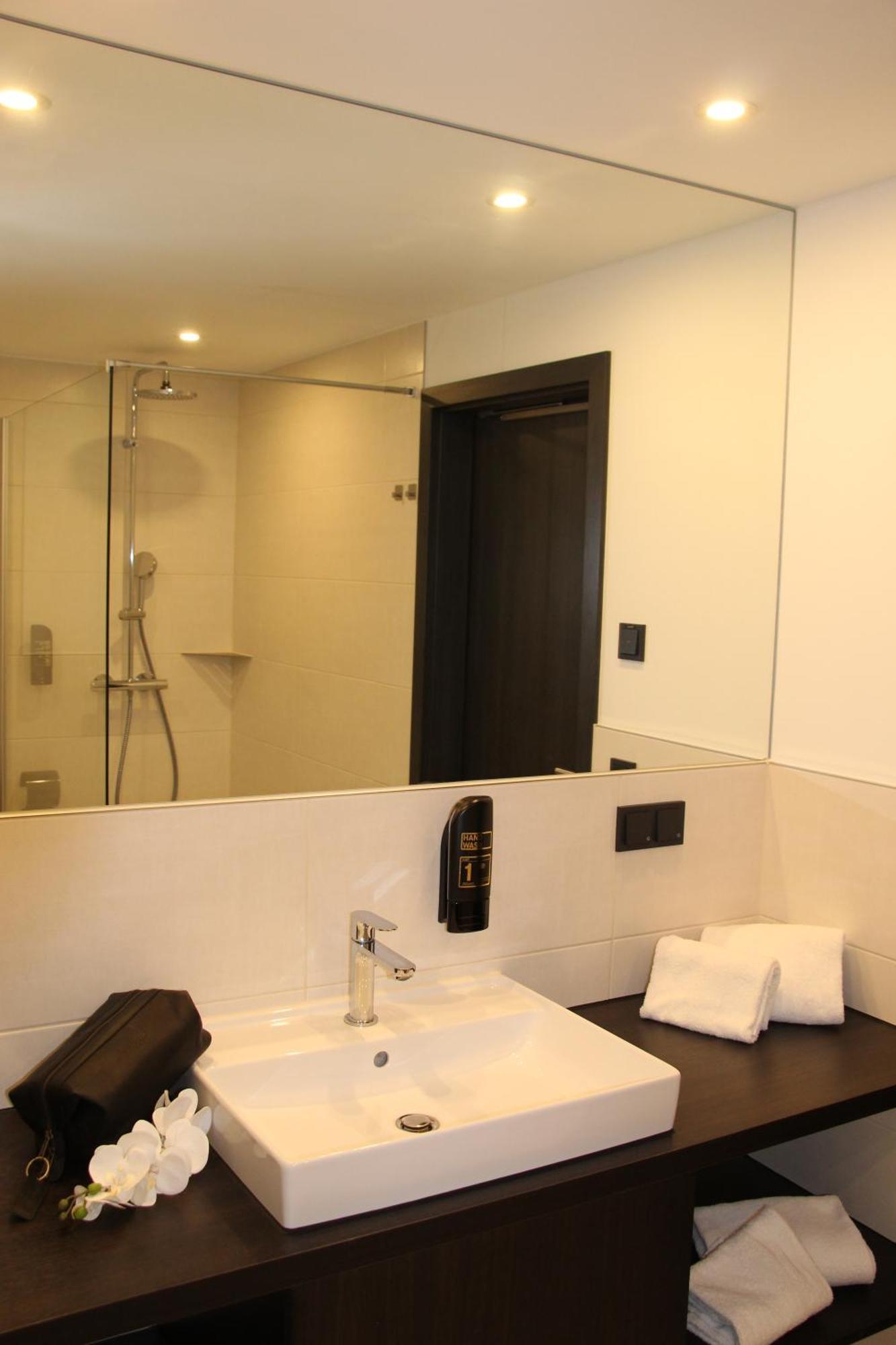 וארן Seehotel Ecktannen מראה חיצוני תמונה
